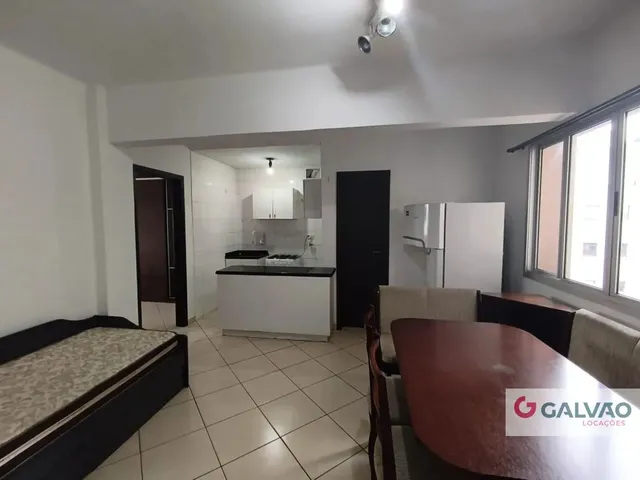 Apartamento 1 quarto e 1 banheiro, para alugar, no bairro Centro em Curitiba