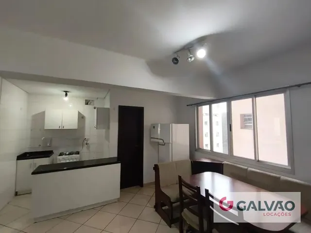 Apartamento 1 quarto e 1 banheiro, para alugar, no bairro Centro em Curitiba