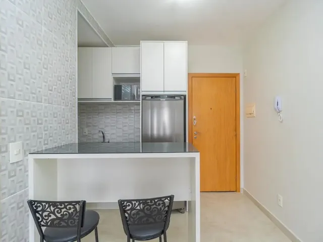 Apartamento 1 quarto e 1 banheiro, para alugar, no bairro Centro em Curitiba