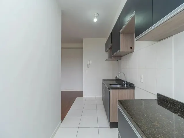 Apartamento 2 quartos e 1 banheiro, para alugar, no bairro Campo Comprido em Curitiba
