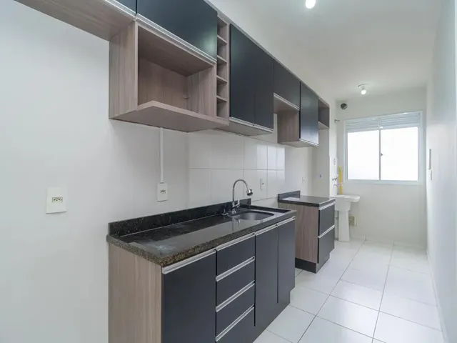 Apartamento 2 quartos e 1 banheiro, para alugar, no bairro Campo Comprido em Curitiba