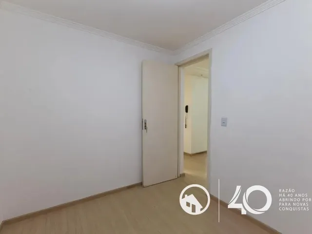 Apartamento 2 quartos e 1 banheiro, para alugar, no bairro Sítio Cercado em Curitiba
