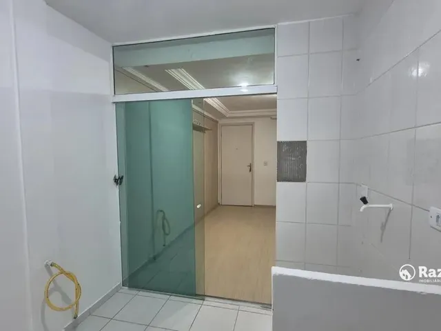 Apartamento 2 quartos e 1 banheiro, para alugar, no bairro Sítio Cercado em Curitiba