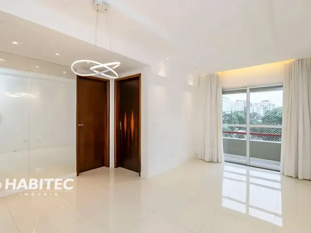 Apartamento 1 quarto e 1 banheiro, para alugar, no bairro Centro em Curitiba