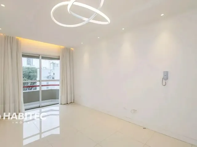 Apartamento 1 quarto e 1 banheiro, para alugar, no bairro Centro em Curitiba