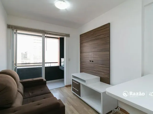 Apartamento 1 quarto e 1 banheiro, para alugar, no bairro Centro em Curitiba