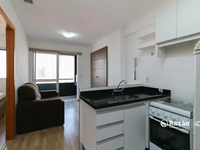 Apartamento 1 quarto e 1 banheiro, para alugar, no bairro Centro em Curitiba