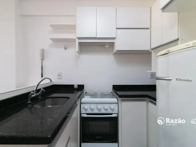 Apartamento 1 quarto e 1 banheiro, para alugar, no bairro Centro em Curitiba