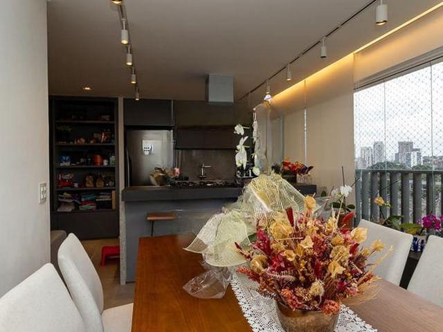Foto do Apartamento - Apartamento à venda no renomado bairro de Pinheiros, situado na cidade de São Paulo. Este é um imóvel que combina charme e praticidade. | Vista Livre