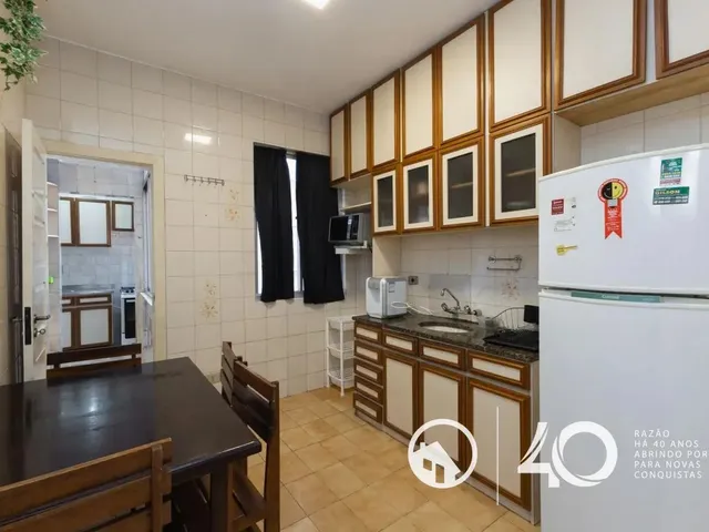 Apartamento 3 quartos e 2 banheiros, para alugar, no bairro Centro em Curitiba