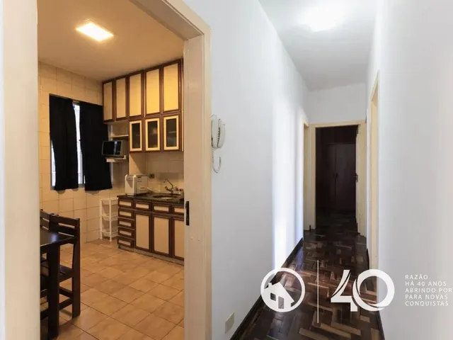 Apartamento 3 quartos e 2 banheiros, para alugar, no bairro Centro em Curitiba