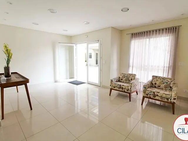 Apartamento 2 quartos e 1 banheiro, para alugar, no bairro Água Verde em Curitiba