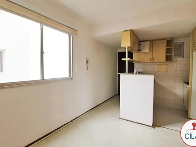 Apartamento 1 quarto e 1 banheiro, para alugar, no bairro Centro em Curitiba