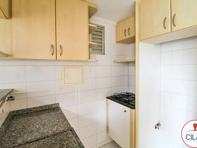 Apartamento 1 quarto e 1 banheiro, para alugar, no bairro Centro em Curitiba