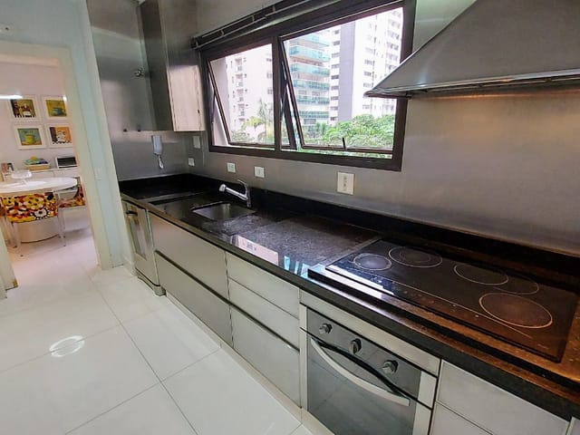 Apartamento com 246m² 4 quartos e 4 banheiros, à venda, no bairro Itaim Bibi em São Paulo