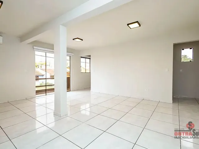 Apartamento 2 quartos e 1 banheiro, para alugar, no bairro Novo Mundo em Curitiba