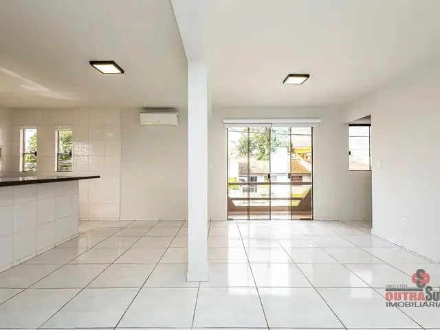 Apartamento 2 quartos e 1 banheiro, para alugar, no bairro Novo Mundo em Curitiba