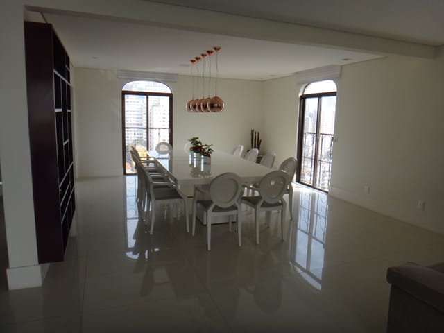 Foto do Apartamento - Um excelente apartamento para venda, na rua dos ingleses com 4 dormitorios, sendo uma suite, sala dois ambientes, cozinha, lavanderia, duas vagas excelente | Vieira Imóveis