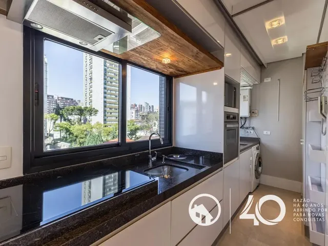 Apartamento 2 quartos e 1 banheiro, para alugar, no bairro Batel em Curitiba