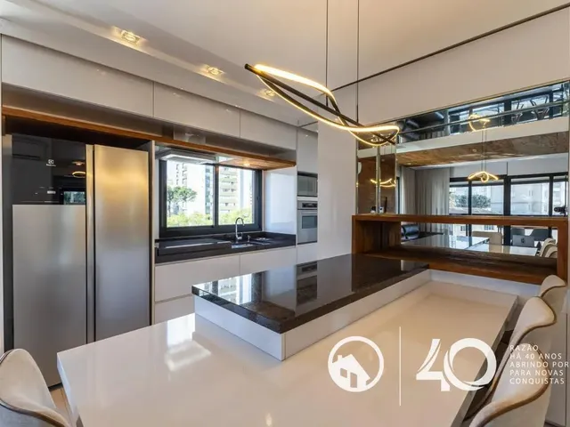 Apartamento 2 quartos e 1 banheiro, para alugar, no bairro Batel em Curitiba