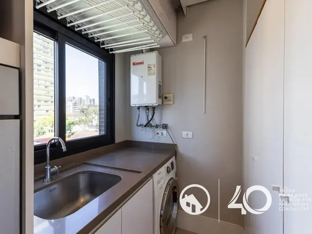 Apartamento 2 quartos e 1 banheiro, para alugar, no bairro Batel em Curitiba