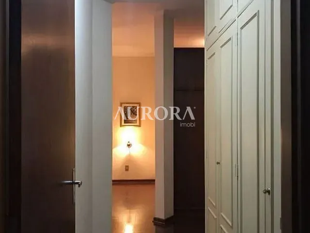 Apartamento com 352m² 5 quartos e 5 banheiros, à venda, no bairro Centro em Londrina