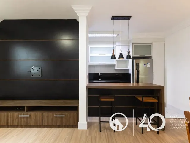 Apartamento 2 quartos e 1 banheiro, para alugar, no bairro Centro em Curitiba