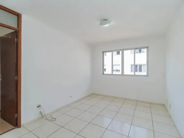 Apartamento 3 quartos e 1 banheiro, para alugar, no bairro Campo Comprido em Curitiba