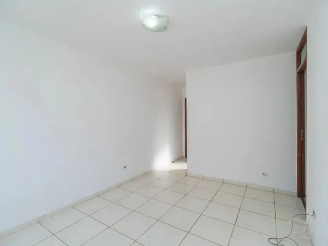 Apartamento 3 quartos e 1 banheiro, para alugar, no bairro Campo Comprido em Curitiba