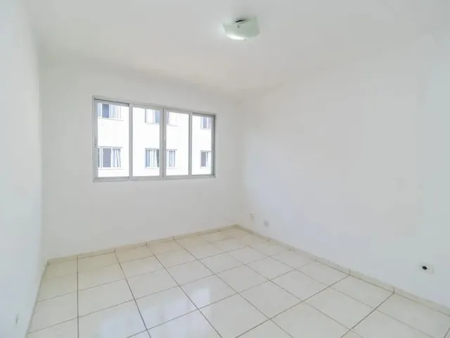 Apartamento 3 quartos e 1 banheiro, para alugar, no bairro Campo Comprido em Curitiba
