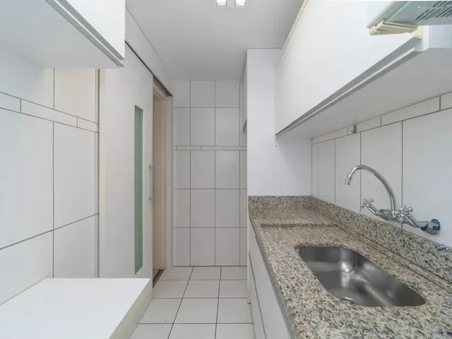 Apartamento 3 quartos e 1 banheiro, para alugar, no bairro Campo Comprido em Curitiba