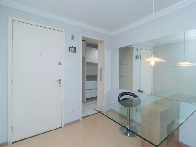 Apartamento 3 quartos e 1 banheiro, para alugar, no bairro Campo Comprido em Curitiba