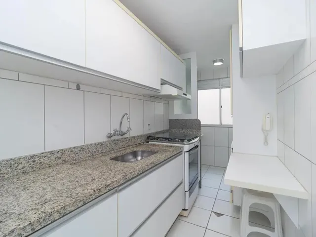 Apartamento 3 quartos e 1 banheiro, para alugar, no bairro Campo Comprido em Curitiba