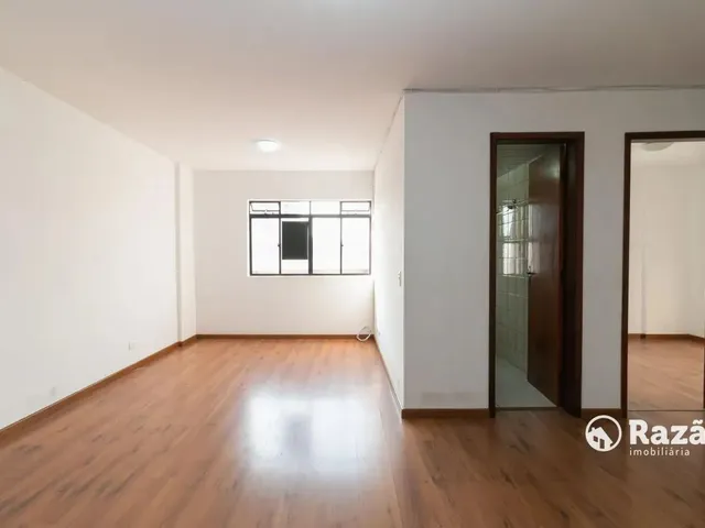 Apartamento 2 quartos e 1 banheiro, para alugar, no bairro Novo Mundo em Curitiba
