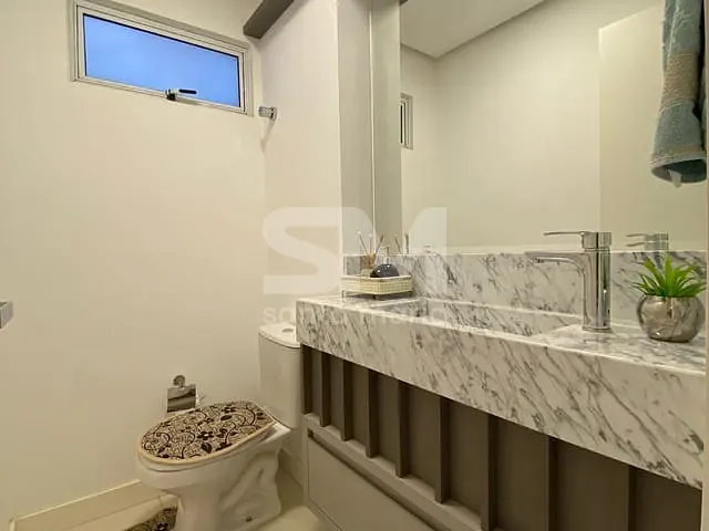 Apartamento com 284m² 4 quartos e 2 banheiros, à venda, no bairro Centro em Chapecó
