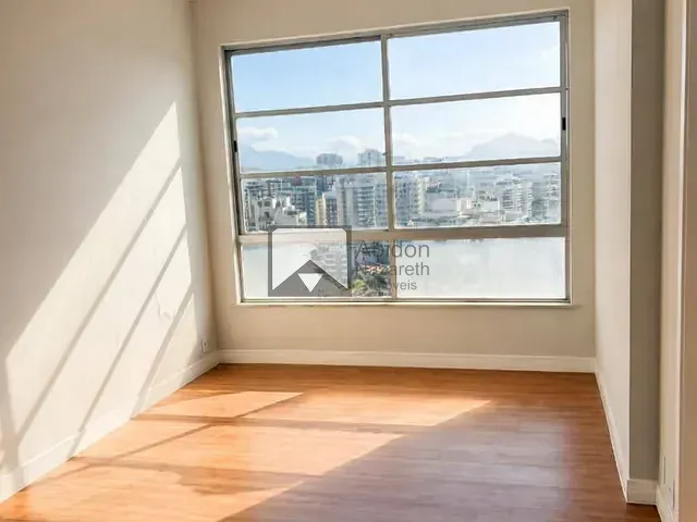 Apartamento com 70m² 1 quarto e 1 banheiro, à venda, no bairro Icaraí em Niterói