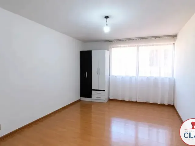 Apartamento 1 quarto e 1 banheiro, à venda, no bairro Centro em Curitiba