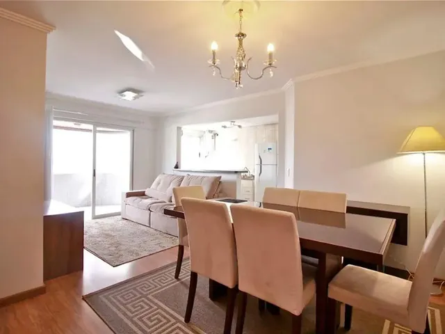 Apartamento 2 quartos e 1 banheiro, para alugar, no bairro Bigorrilho em Curitiba