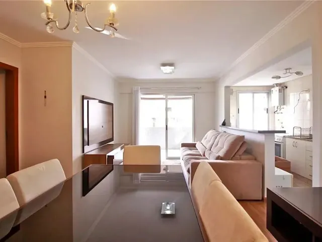 Apartamento 2 quartos e 1 banheiro, para alugar, no bairro Bigorrilho em Curitiba