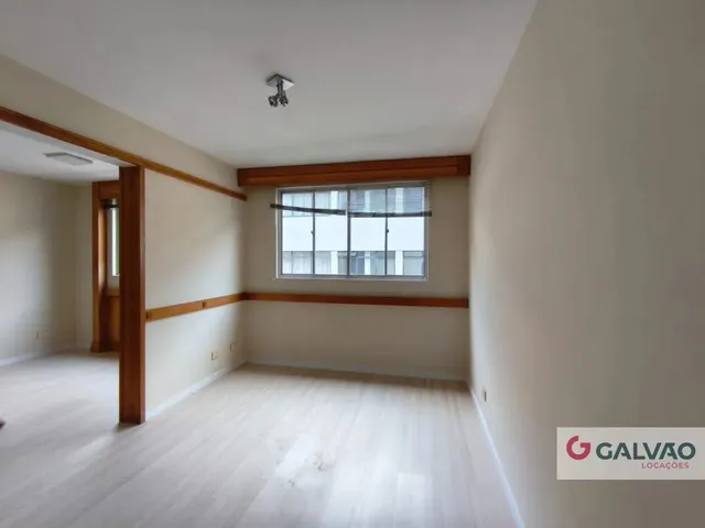 Apartamento 2 quartos e 1 banheiro, para alugar, no bairro Água Verde em Curitiba