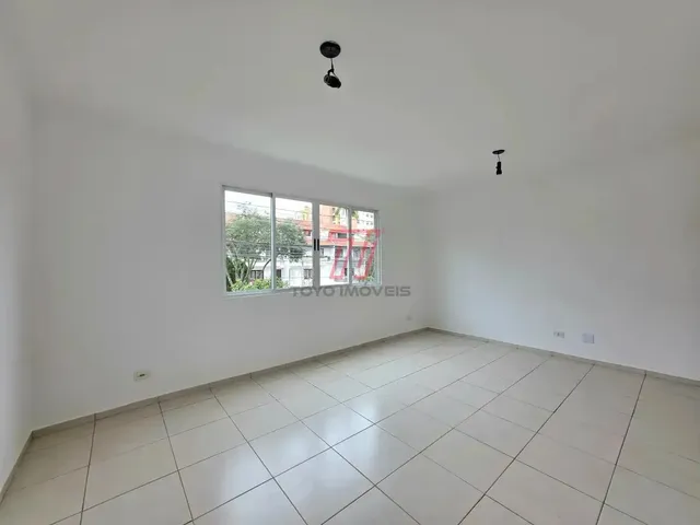 Apartamento 3 quartos e 2 banheiros, para alugar, no bairro Água Verde em Curitiba