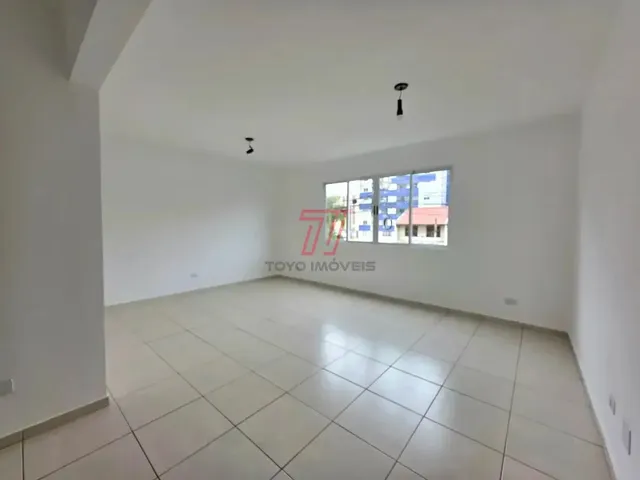 Apartamento 3 quartos e 2 banheiros, para alugar, no bairro Água Verde em Curitiba