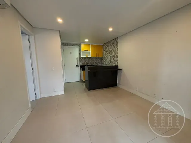 Apartamento 1 quarto e 1 banheiro, à venda ou para alugar, no bairro Cidade Monções em São Paulo