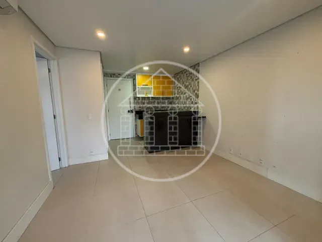 Apartamento 1 quarto e 1 banheiro, à venda ou para alugar, no bairro Cidade Monções em São Paulo