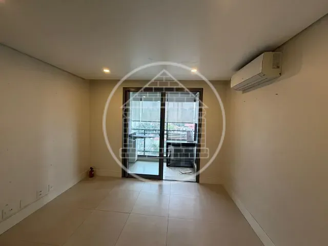 Apartamento 1 quarto e 1 banheiro, à venda ou para alugar, no bairro Cidade Monções em São Paulo