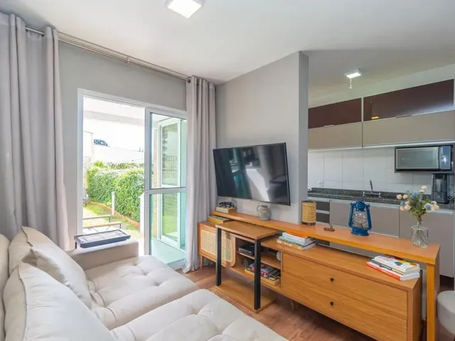 Apartamento 3 quartos e 1 banheiro, para alugar, no bairro Orleans em Curitiba