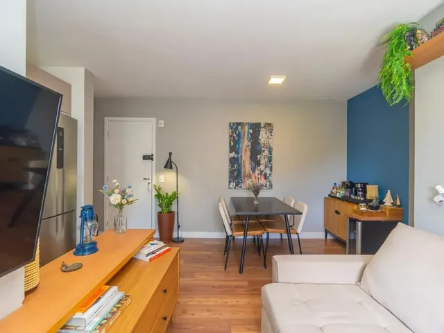 Apartamento 3 quartos e 1 banheiro, para alugar, no bairro Orleans em Curitiba