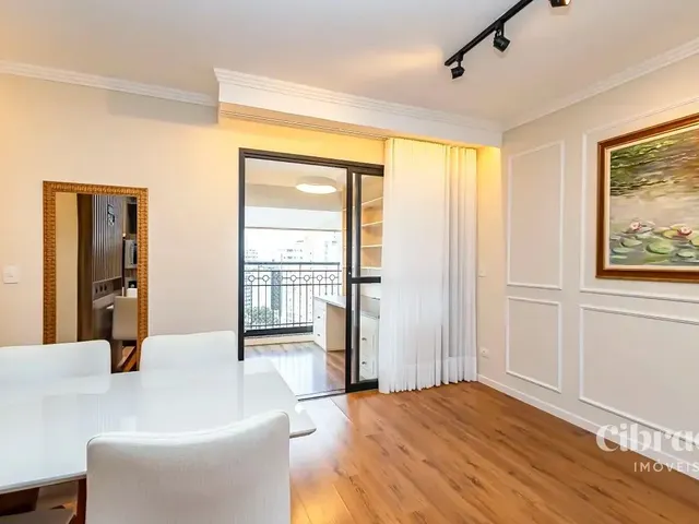Apartamento 2 quartos e 1 banheiro, para alugar, no bairro Centro em Curitiba
