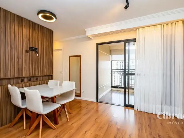 Apartamento 2 quartos e 1 banheiro, para alugar, no bairro Centro em Curitiba