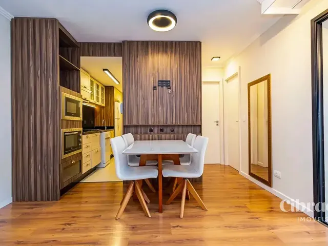 Apartamento 2 quartos e 1 banheiro, para alugar, no bairro Centro em Curitiba